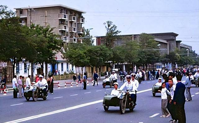 晚清名医猜测百年后的中国，地铁、飞艇都有，鲁迅斥其胡说八道