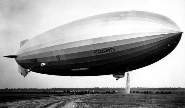 1936年兴登堡号飞艇的内部豪华陈设，如今的飞机都难以相比