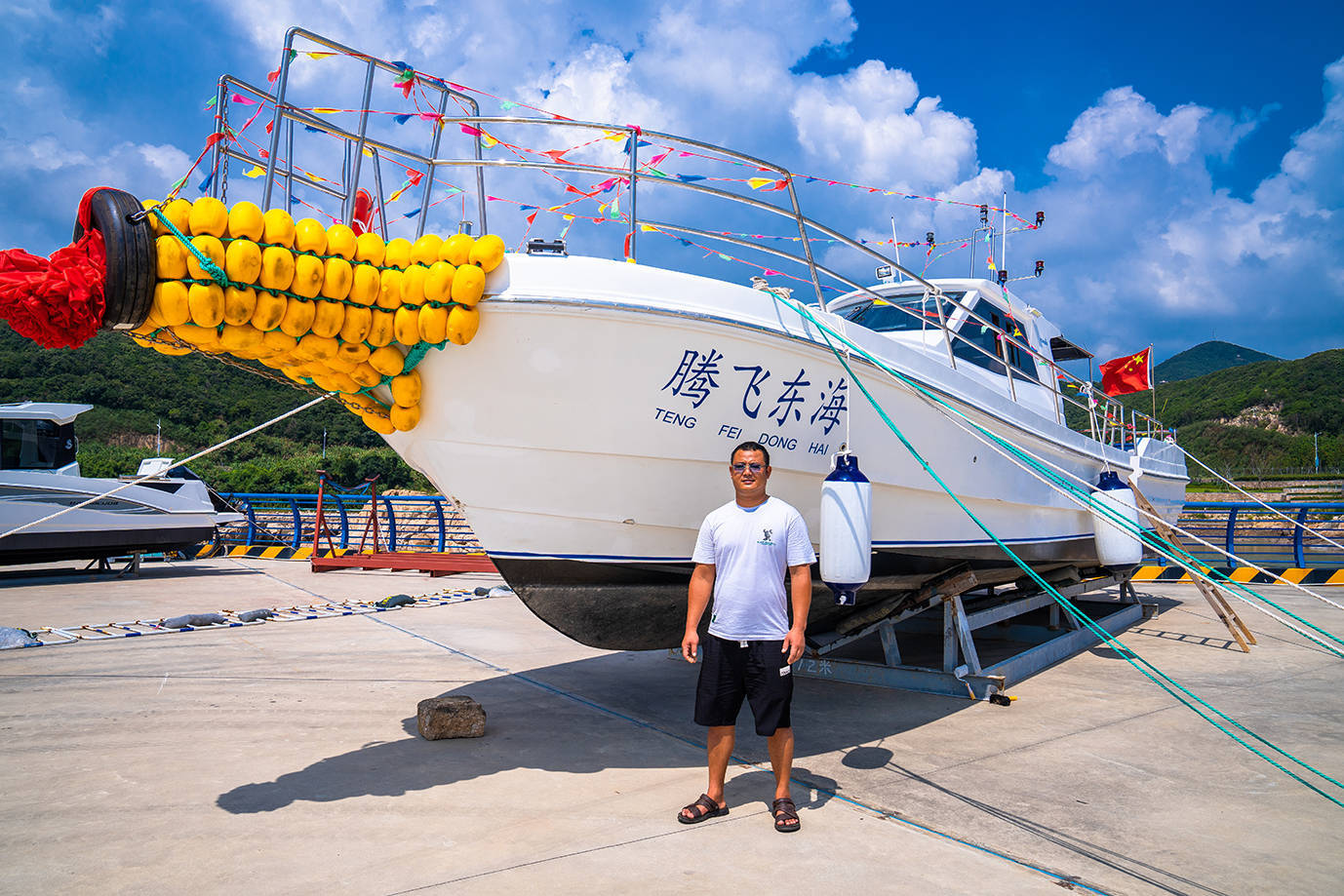 杭州亚运会亚帆中心首艘私人游艇下海，开启全新海洋生活